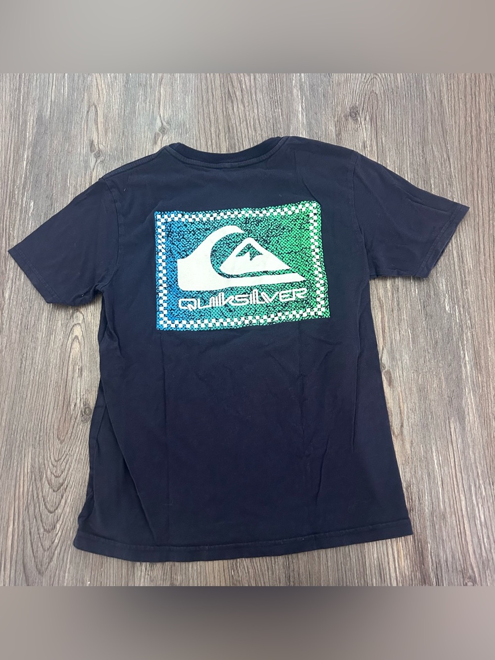 Quiksilver boys Tee shirt Size M